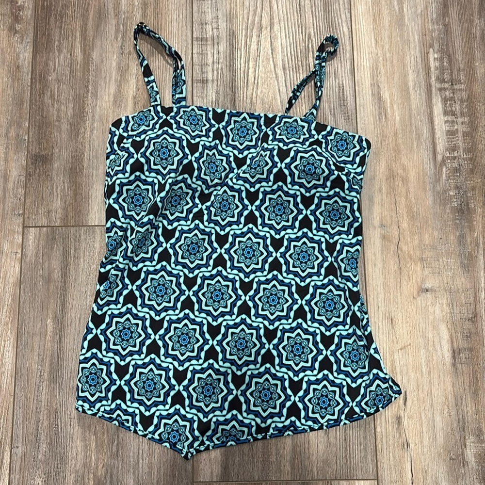 A Shore Fit kaleidoscope tankini top blue and black size 12